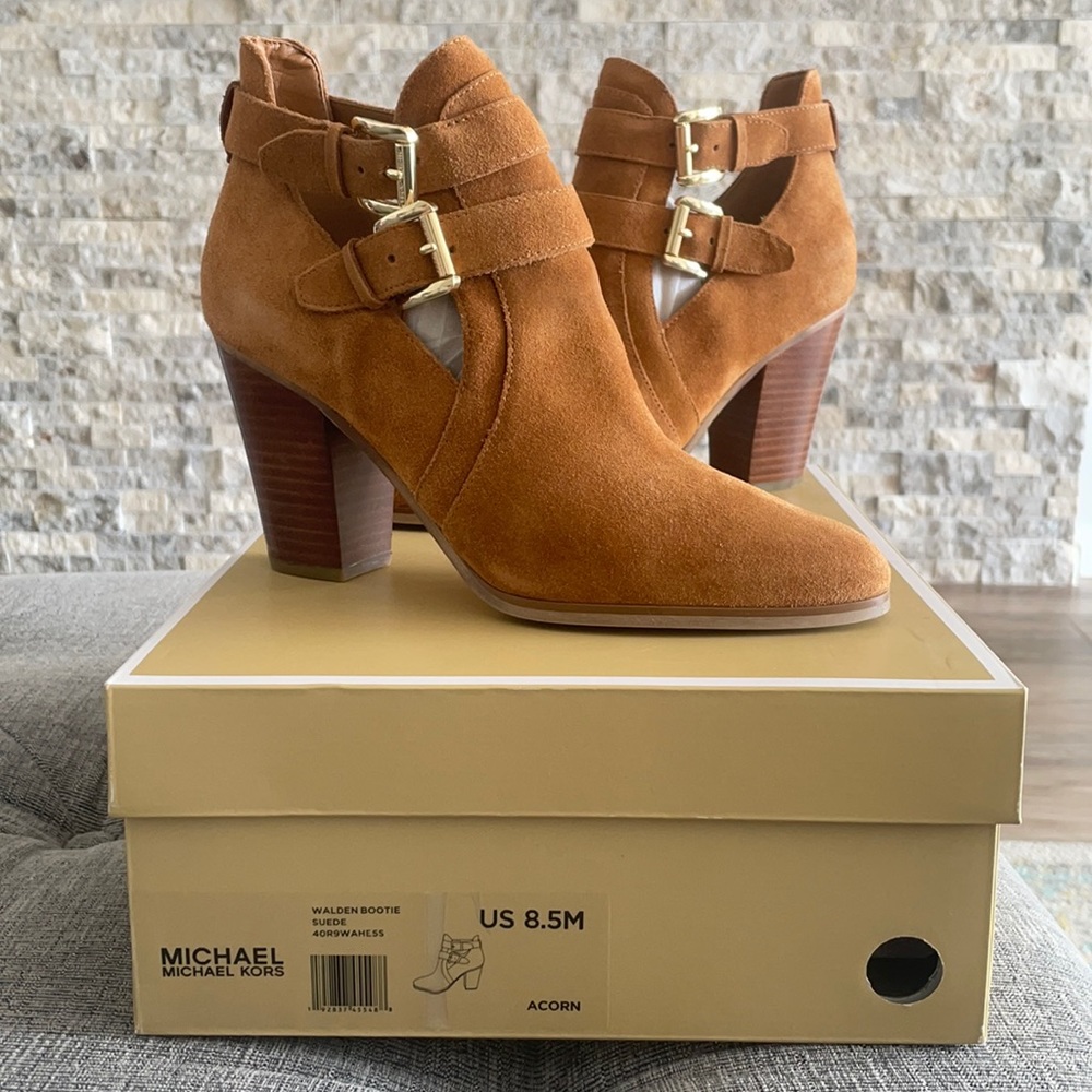 Brand new Michael Kors Walden Suede Bootie woman's size 8.5